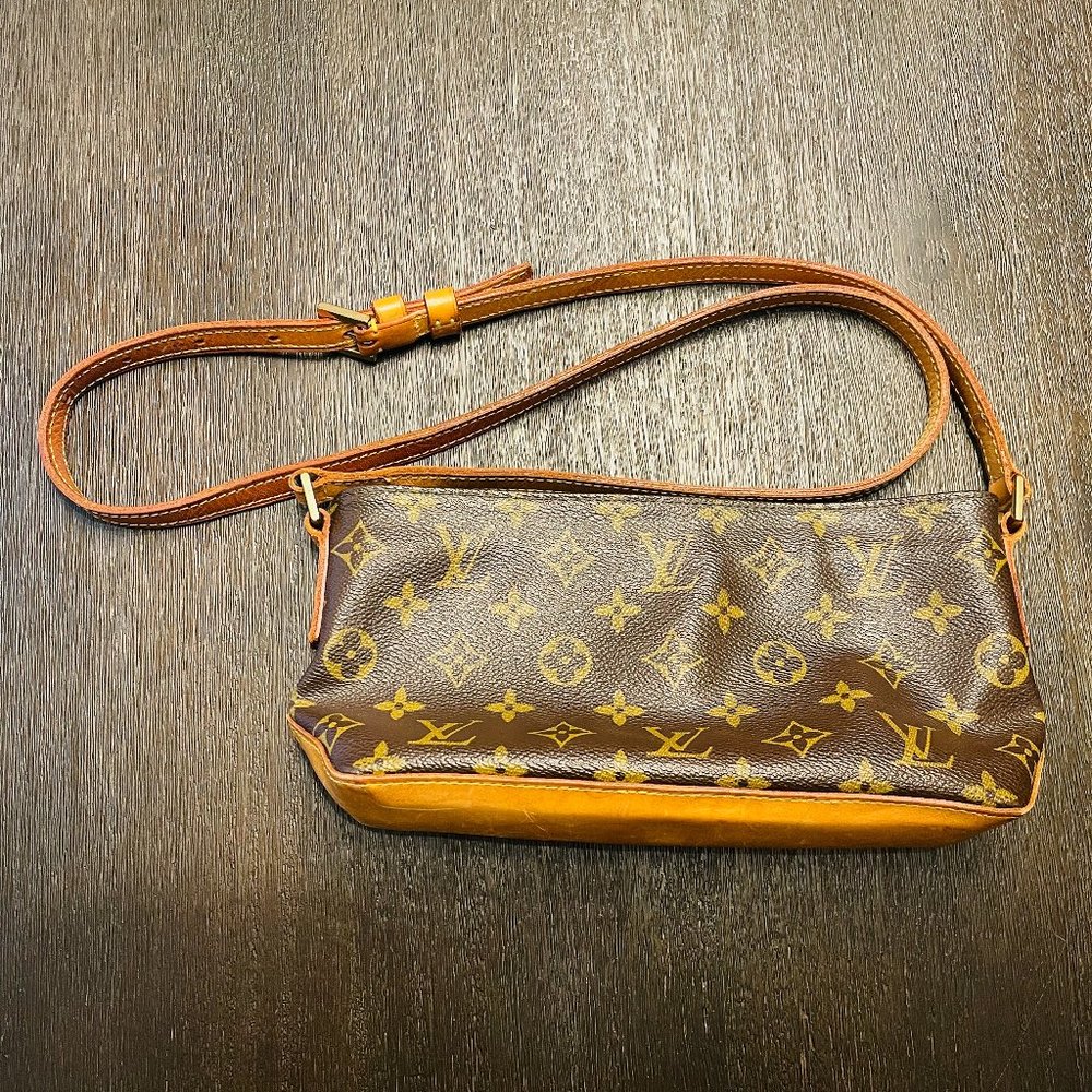 Authentic Louis Vuitton Trotteur crossbody bag